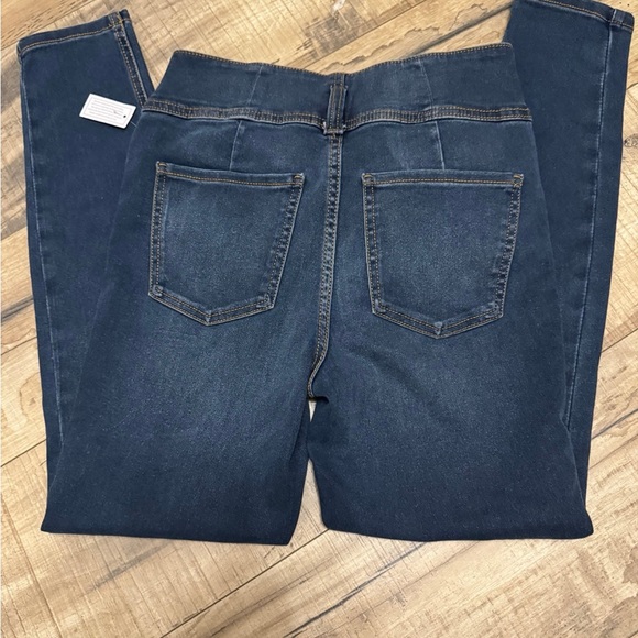 Jeans - Picture 3 of 5